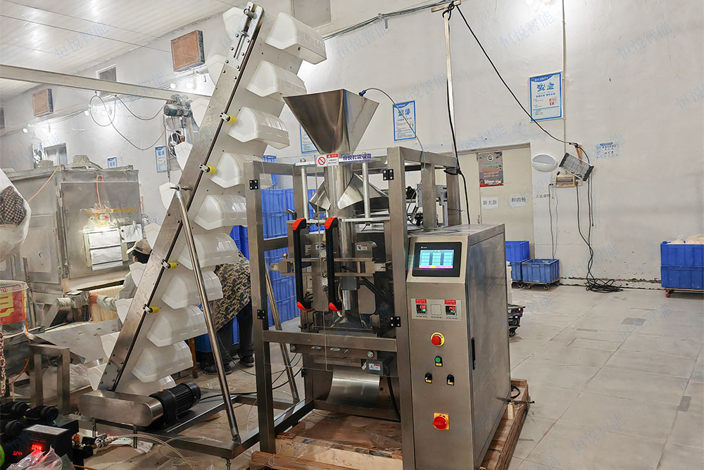 鲜湿面条91香蕉视频免费下载是一种专门用于对鲜面条进行定量分装的自动化91香蕉视频免费下载械设备 鲜湿面条91香蕉视频免费下载是一种专门用于对鲜面条进行定量分装的自动化91香蕉视频免费下载械设备